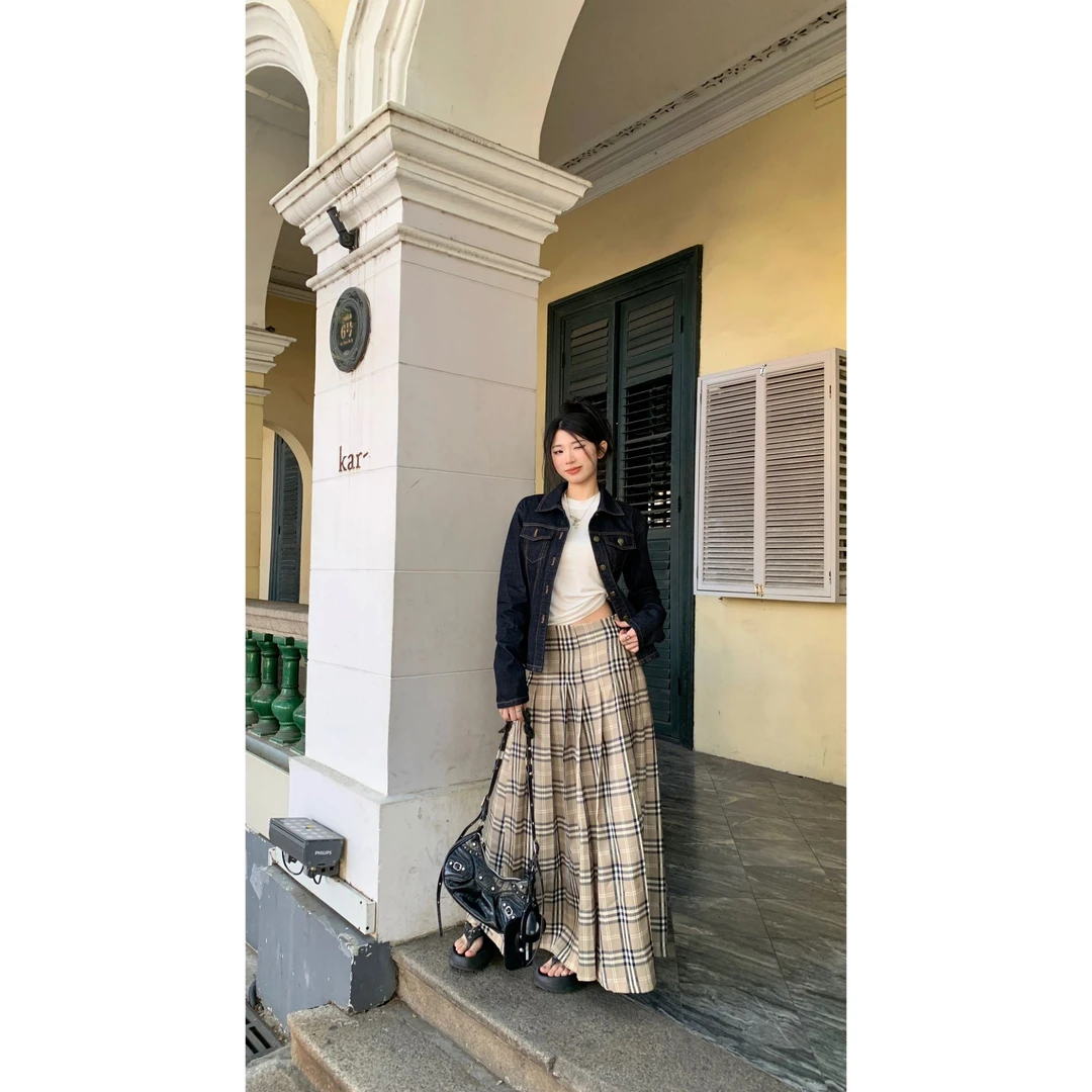 四季百搭舒适复古美式收腰水洗牛仔外套+格纹半身裙