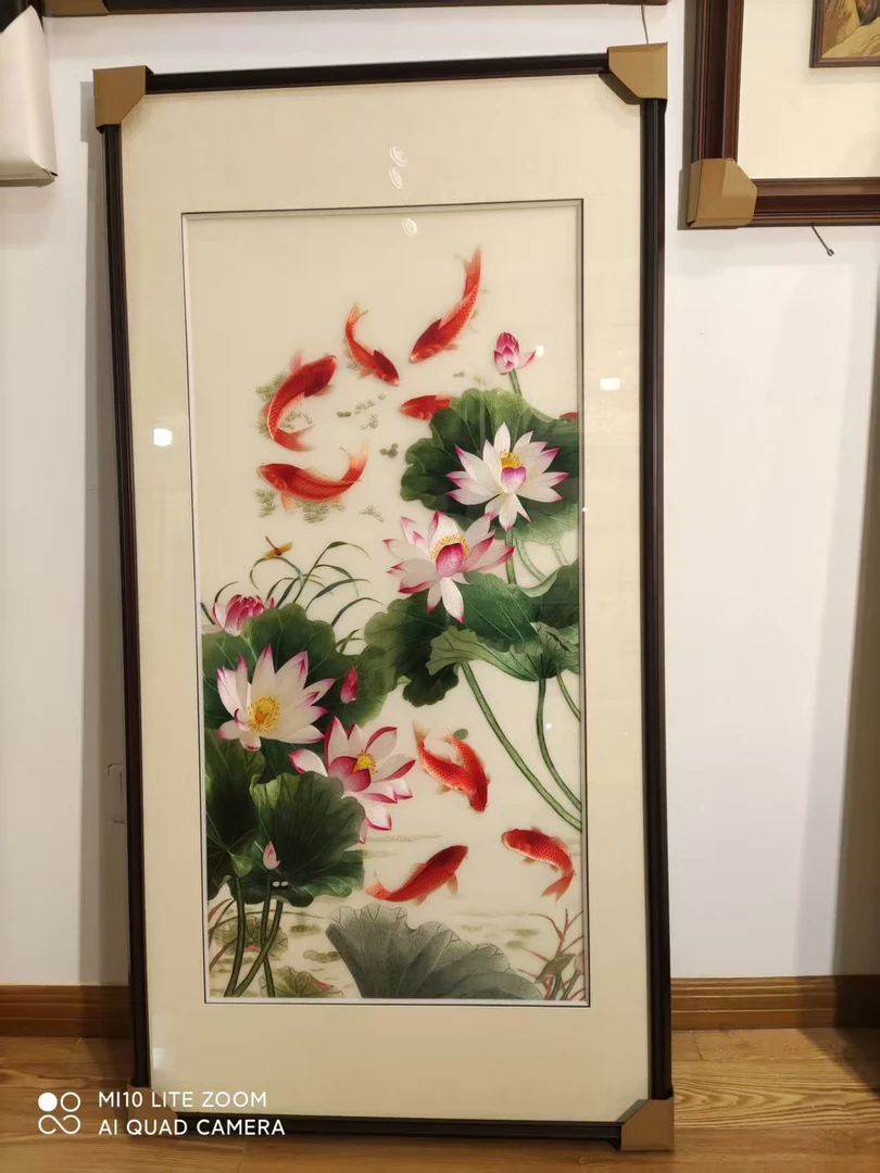 纯手工苏绣 年年有余 荷花锦鲤玄关客厅实木挂画 尺寸70x135cm