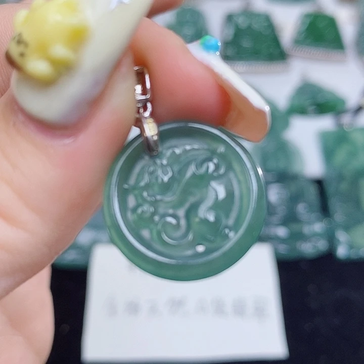 翡翠未镶嵌颈饰1111111111111