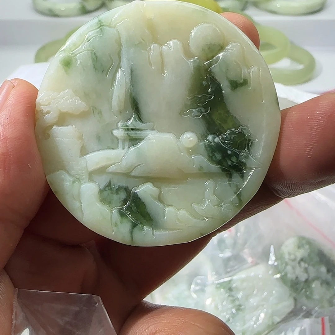 蛇纹石玉未镶嵌颈饰