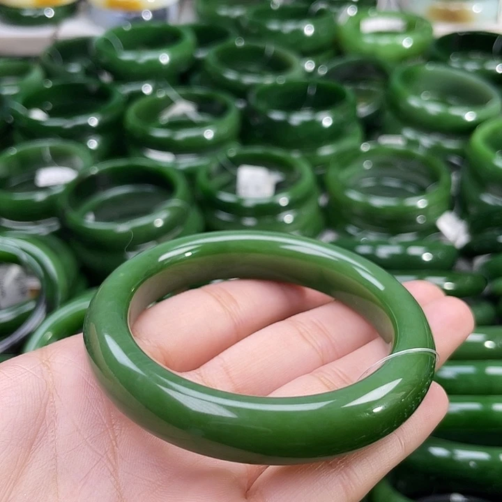 未镶嵌手镯和田玉（碧玉）