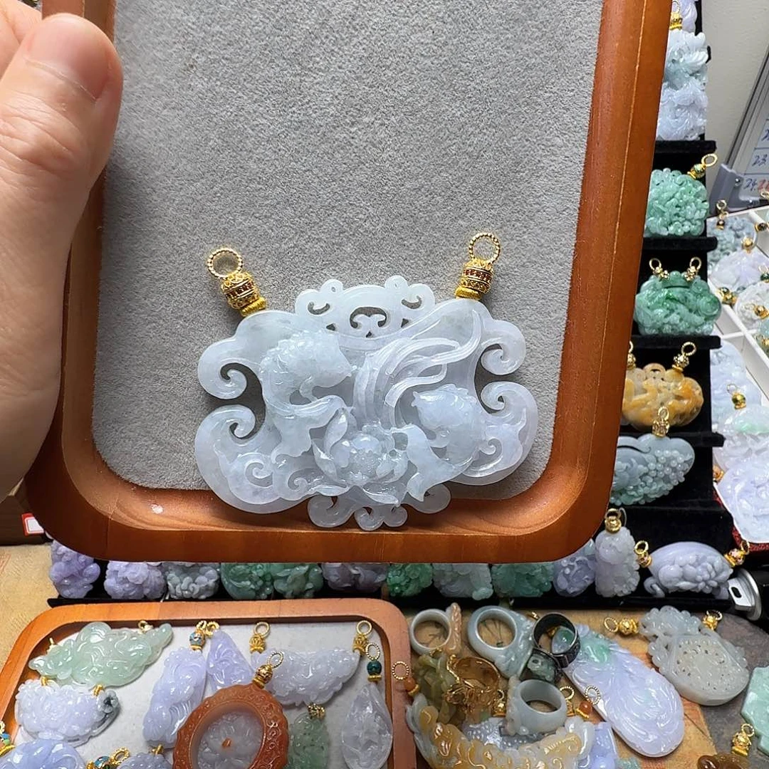 吊坠(赠链)未镶嵌翡翠