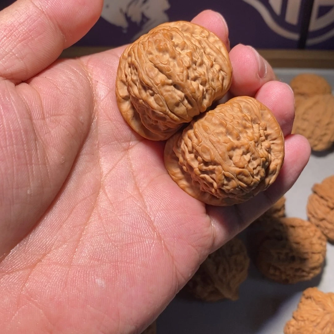 把件核桃40白狮子全品