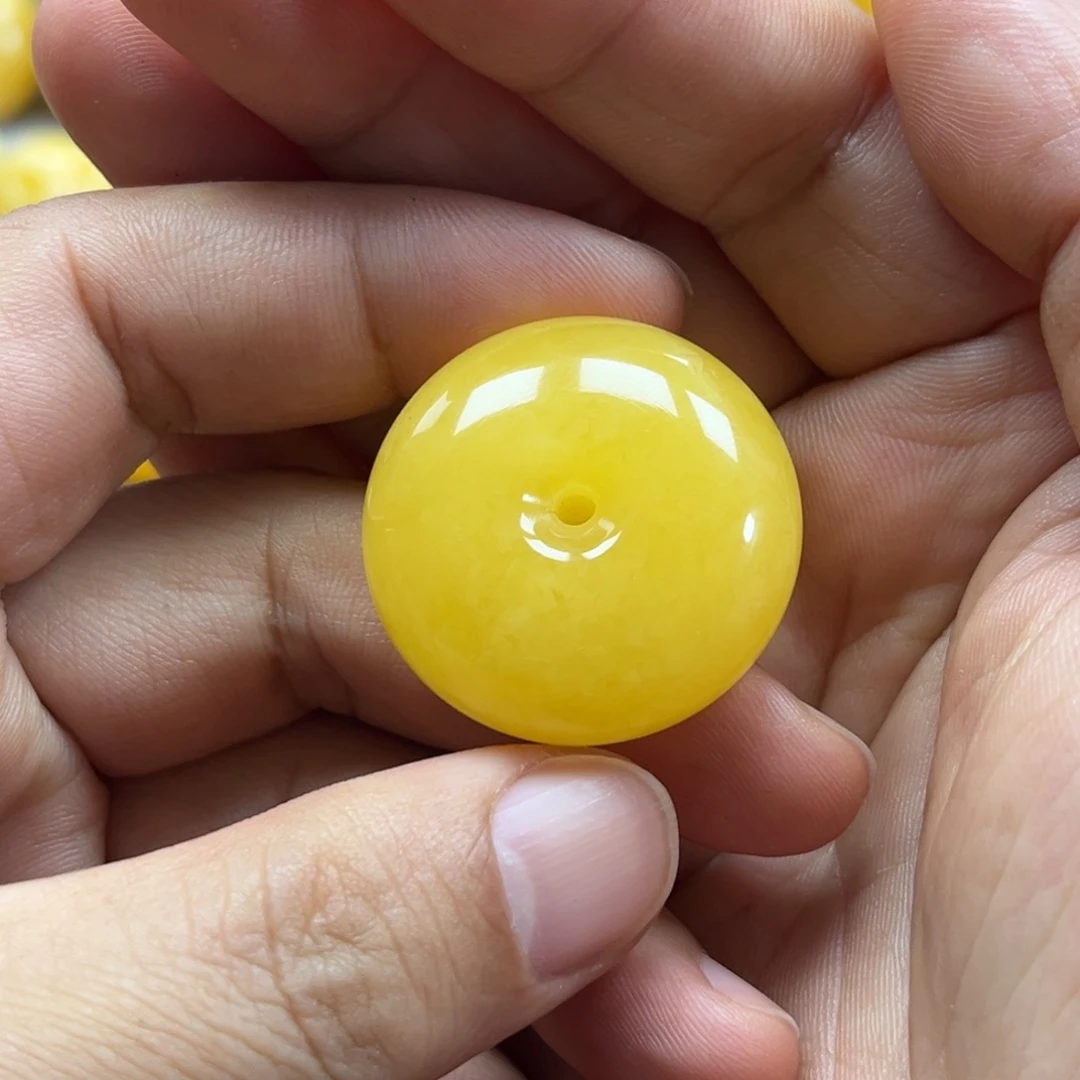 蜜蜡未镶嵌珠宝奇石