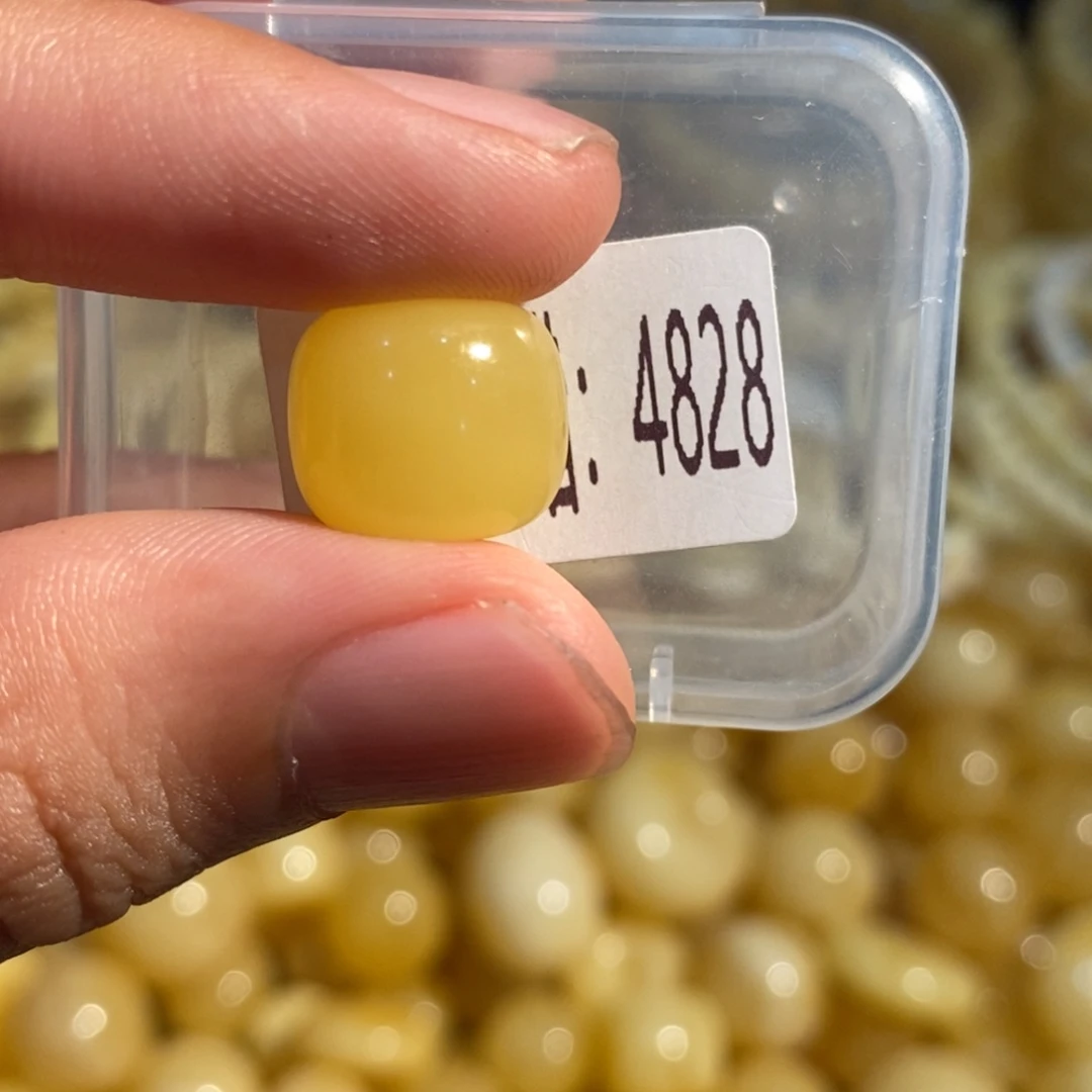 琥珀未镶嵌珠宝奇石4828
