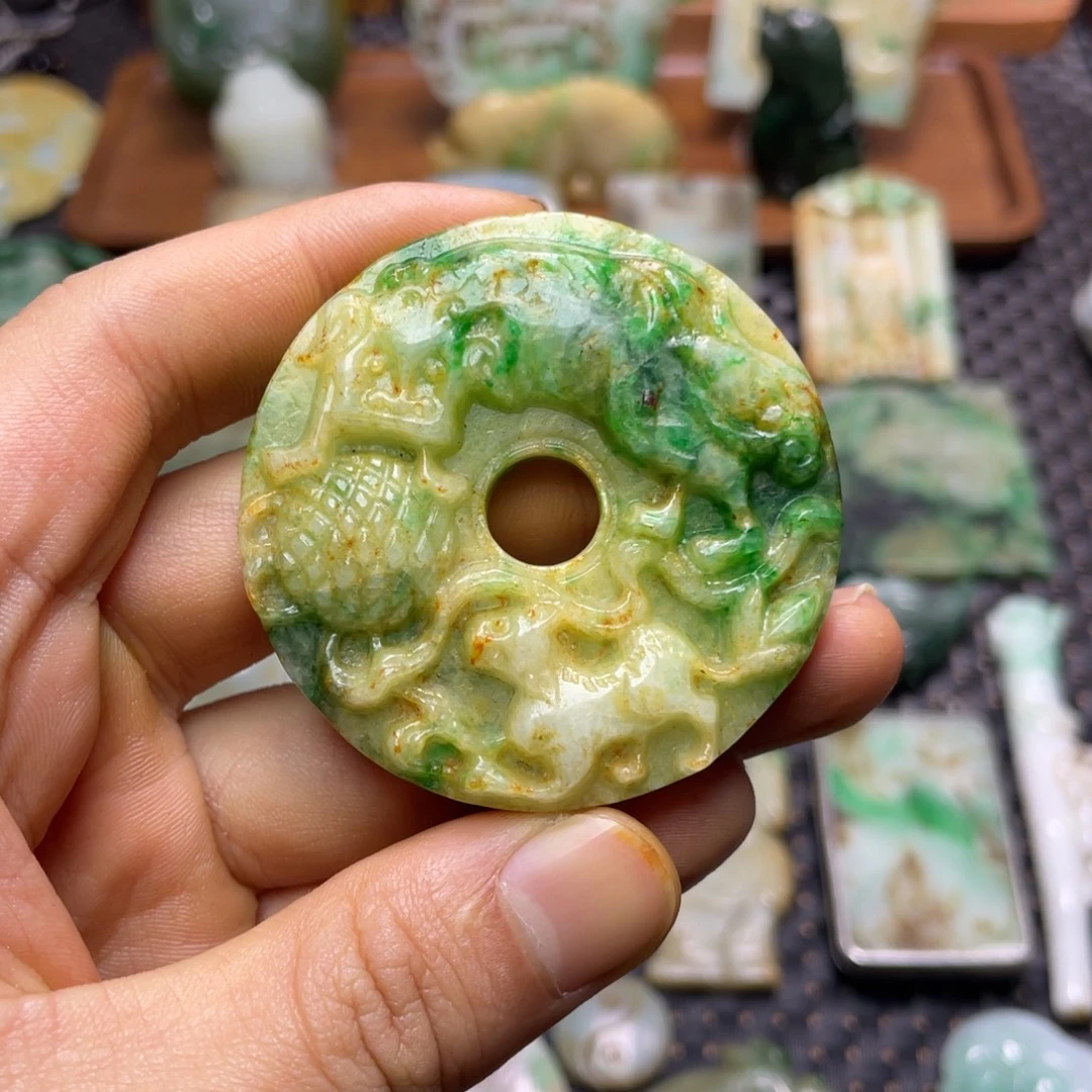 大***T翡翠未镶嵌颈饰翡翠颈饰未镶嵌