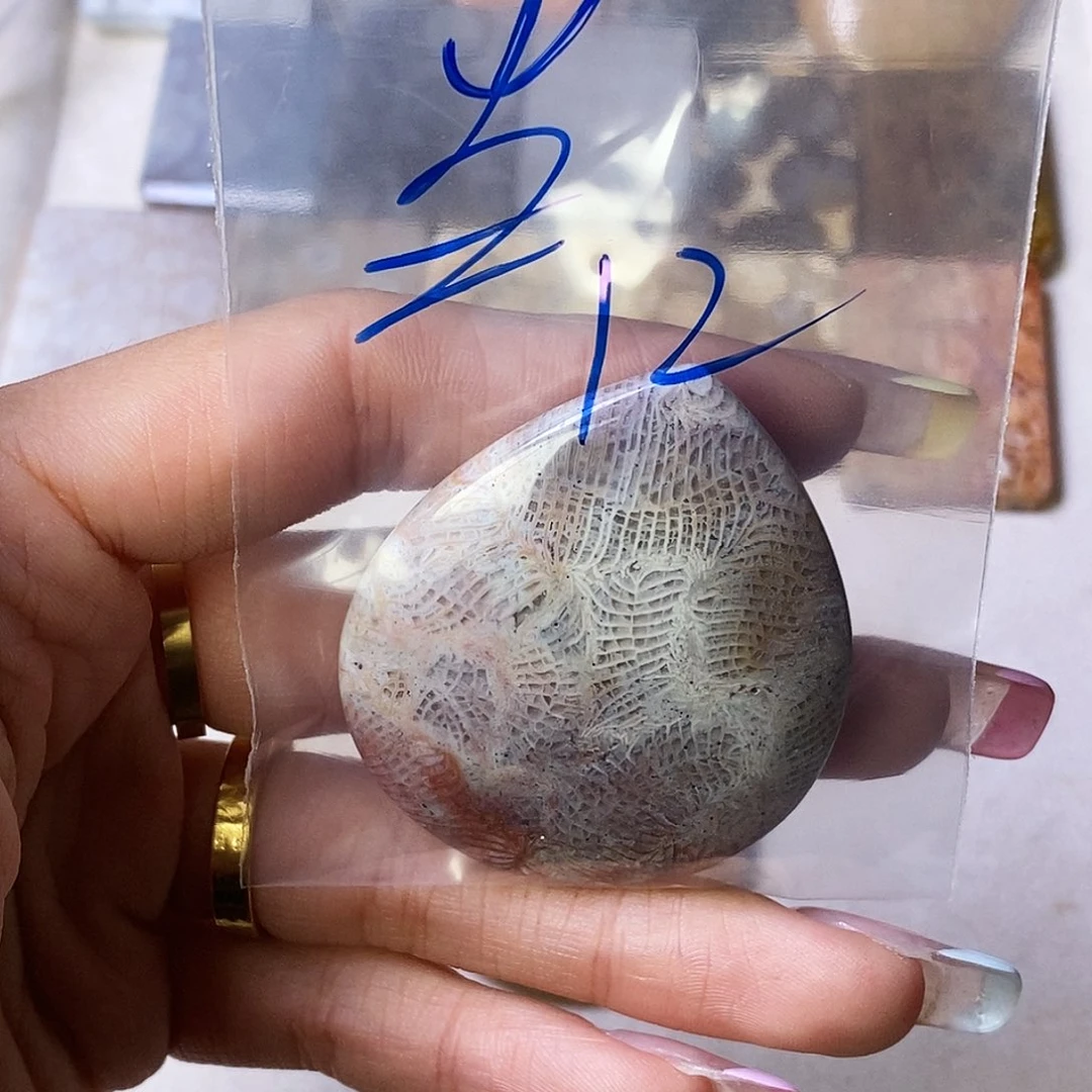 硅化玉颈饰合金当***袭