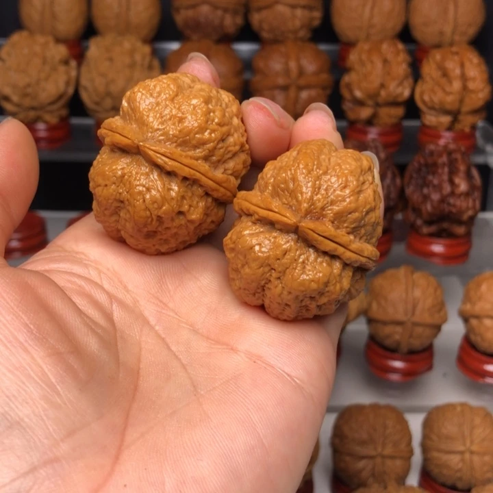 许***.文玩核桃吊坠683蚂蚁开背