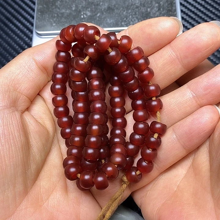 未镶嵌颈饰玛瑙/玉髓尊*