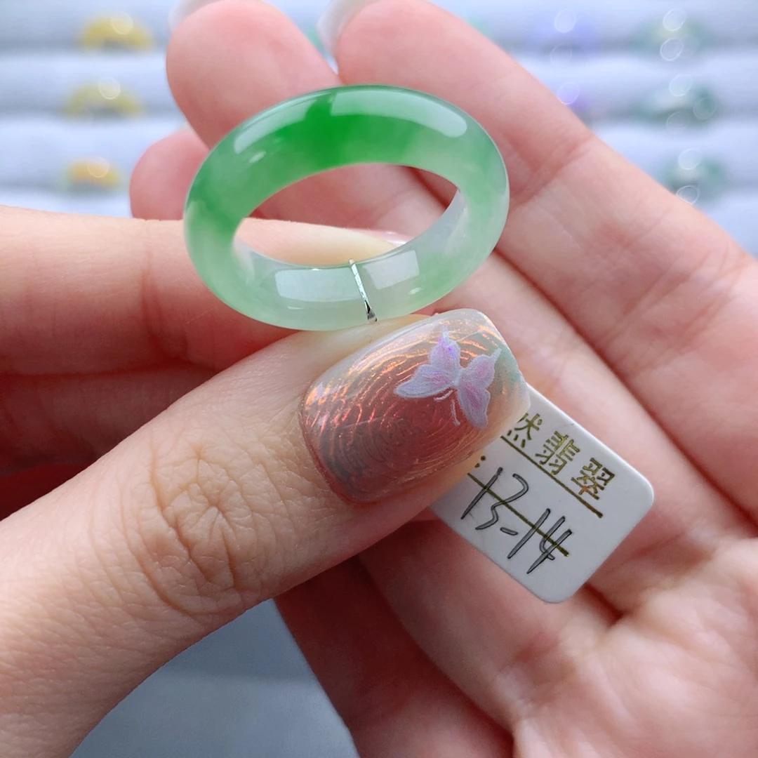 翡翠未镶嵌戒指戒指