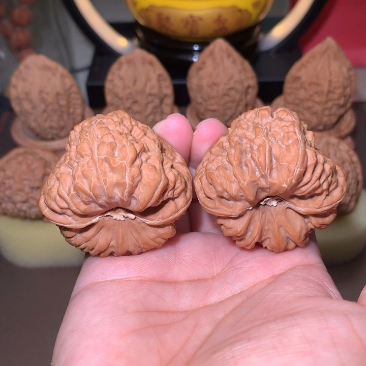 文玩核桃把件平谷凹底