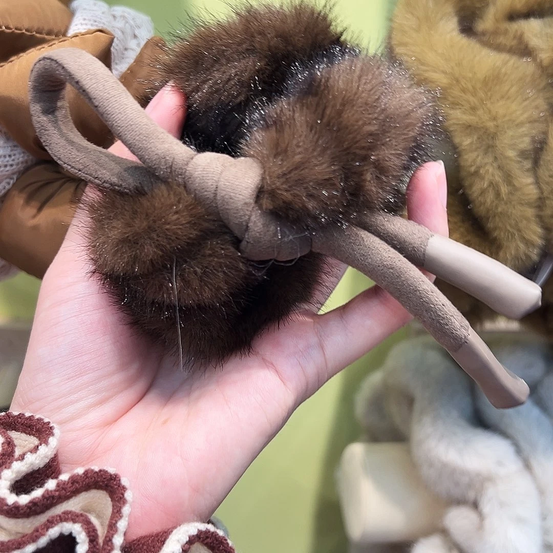 非金属咖色毛毛发圈