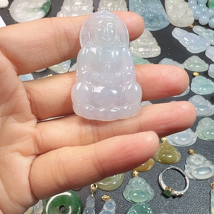 翡翠未镶嵌颈饰观音