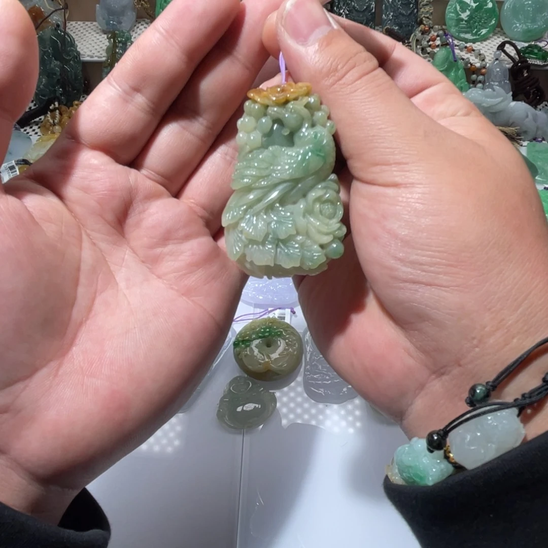 翡翠颈饰未镶嵌天然