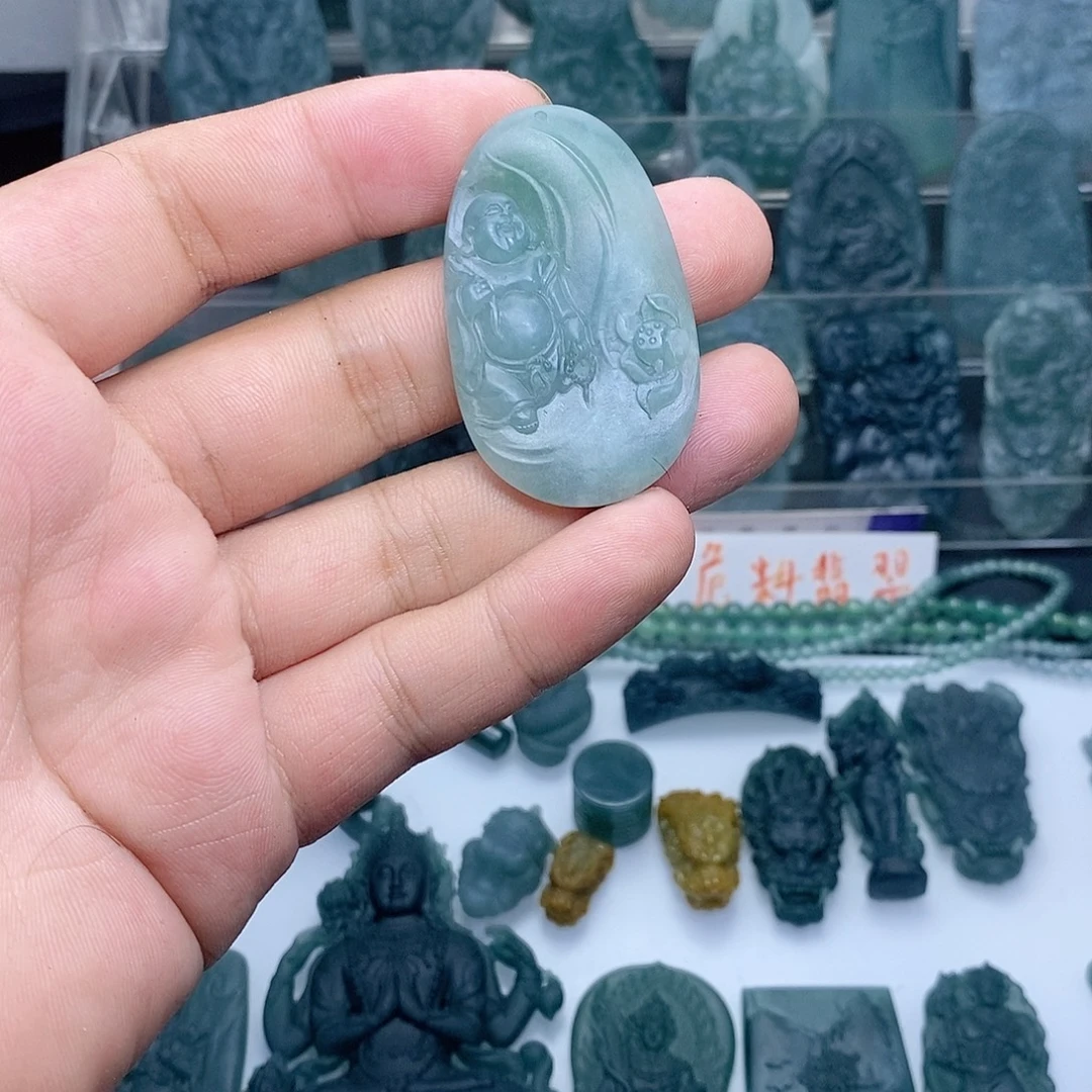 定制翡翠未镶嵌佛