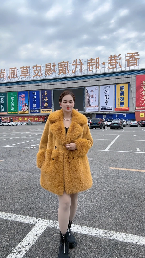 冬季宽松女网红保暖长袖宽袖短外套百搭大衣常规款