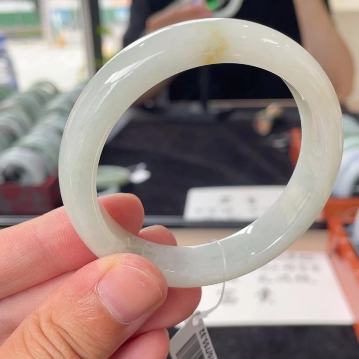 翡翠未镶嵌手镯56.7