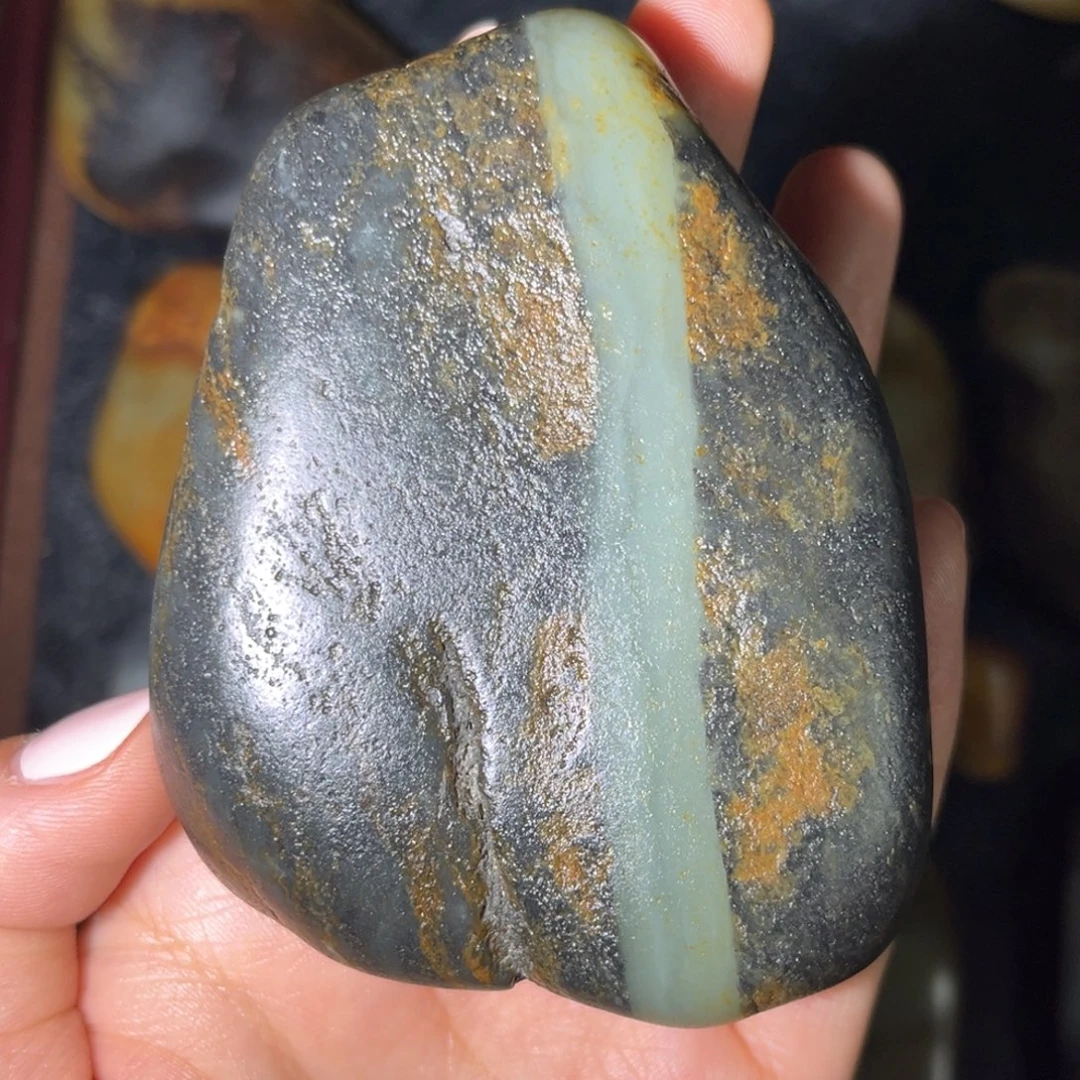 和田玉未镶嵌挂件351g