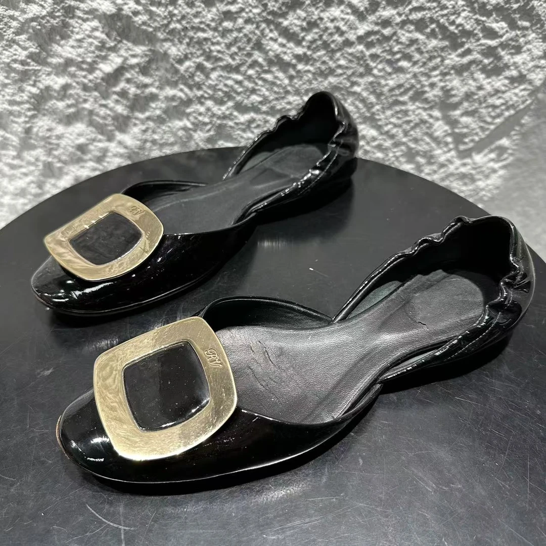 95新 Roger Vivier/罗杰·维威耶 37.5码/黑色方扣平底单鞋 xxs769