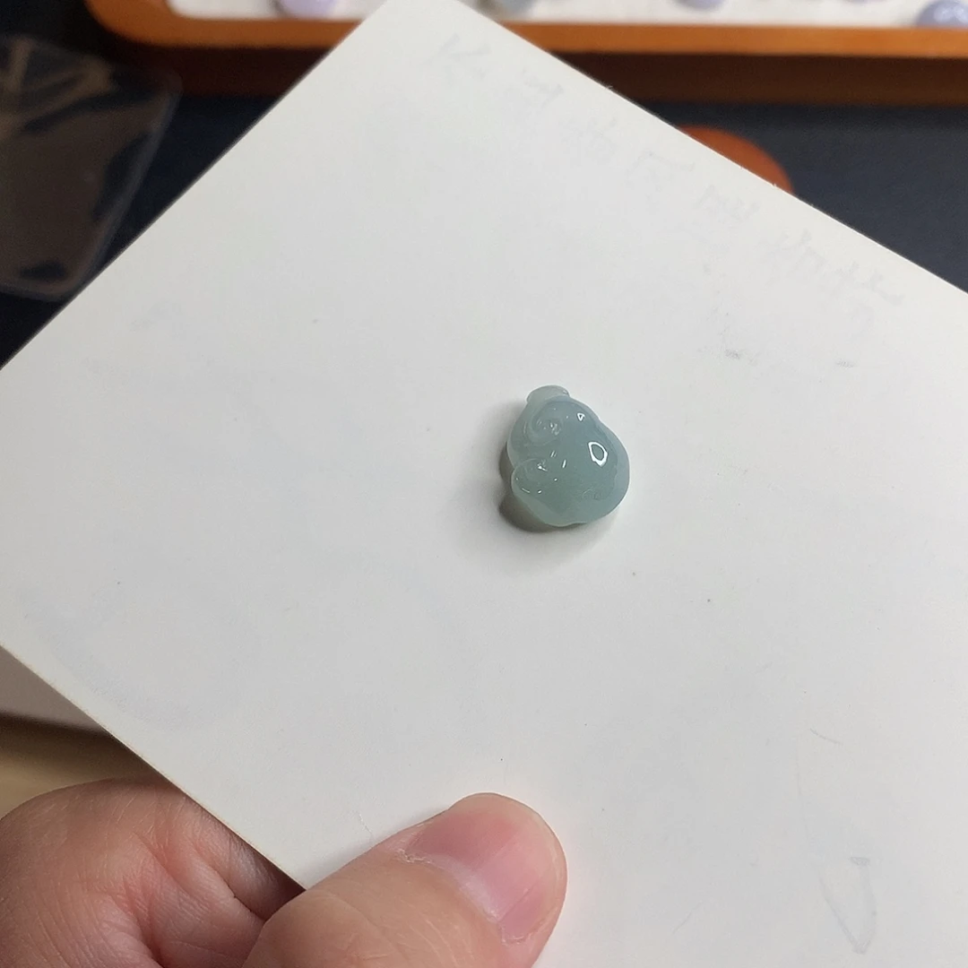 翡翠未镶嵌颈饰如意