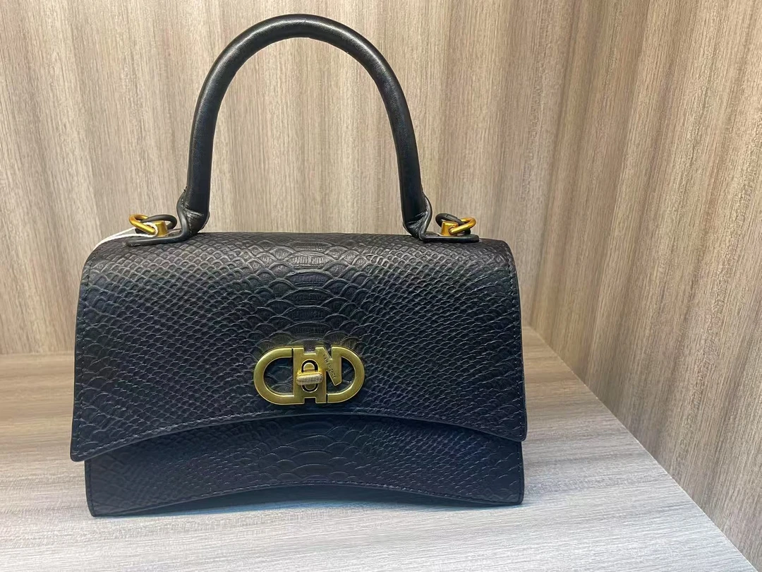 J-011黑色单肩手提包