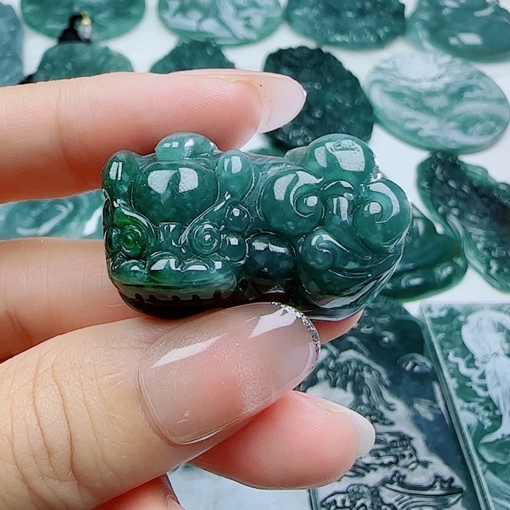 翡翠未镶嵌颈饰多样性发货天然的A货翡翠