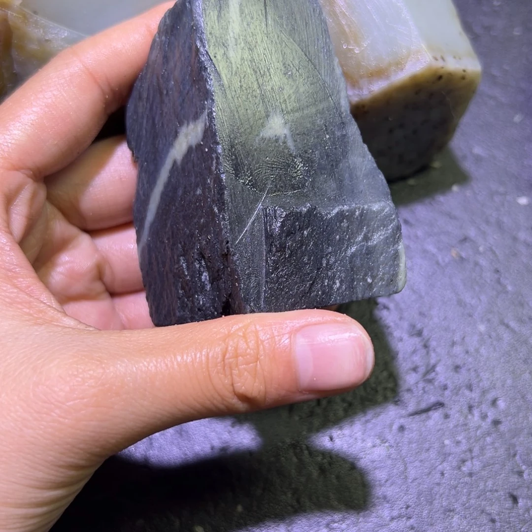 和田玉未镶嵌珠宝半成品