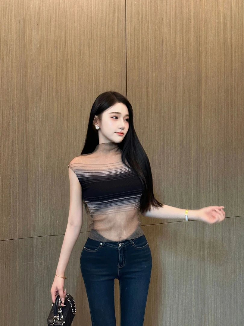 性感辣妹半高领撞色针织无袖T恤女2025夏季纯欲修身显瘦短款上衣