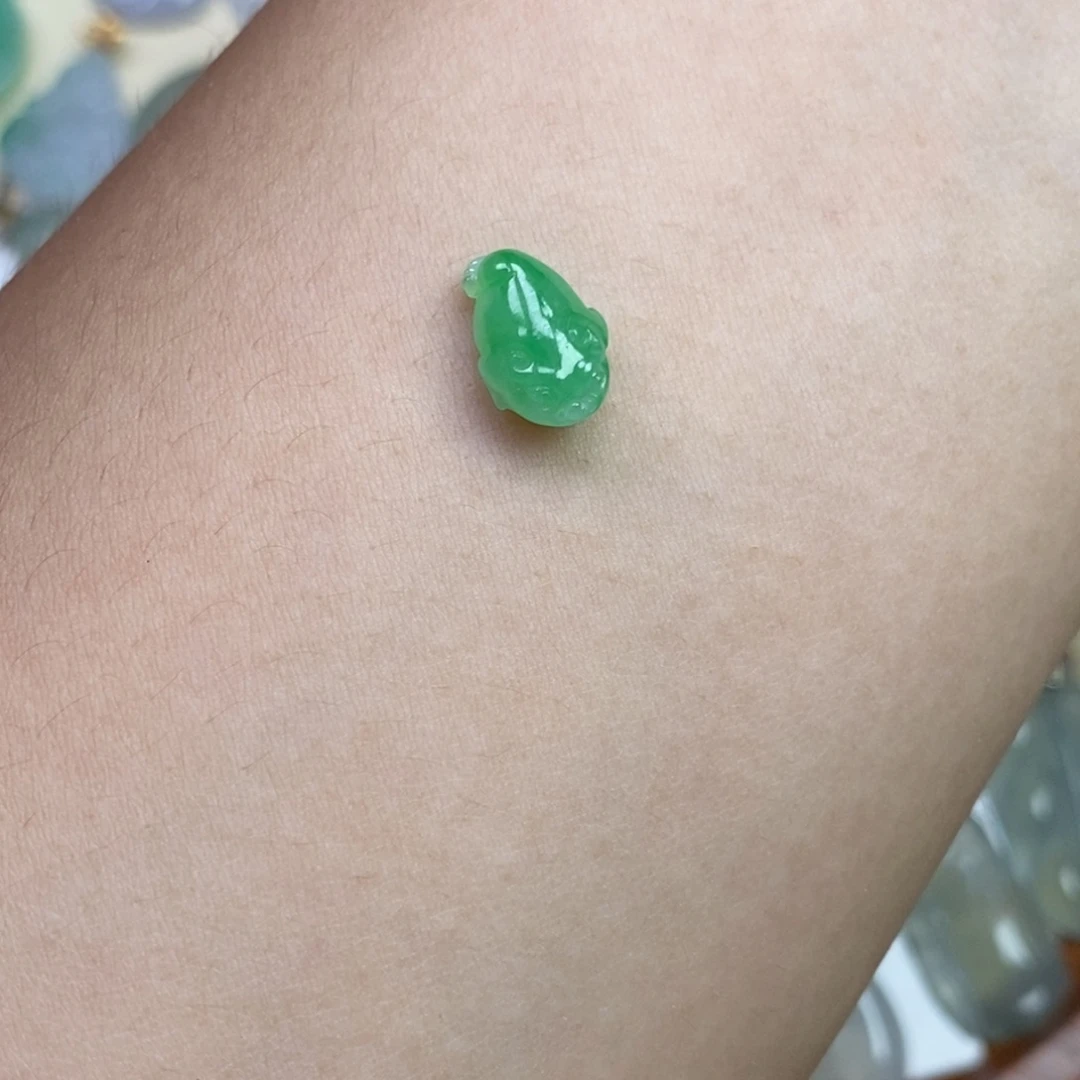 颈饰未镶嵌翡翠金蟾