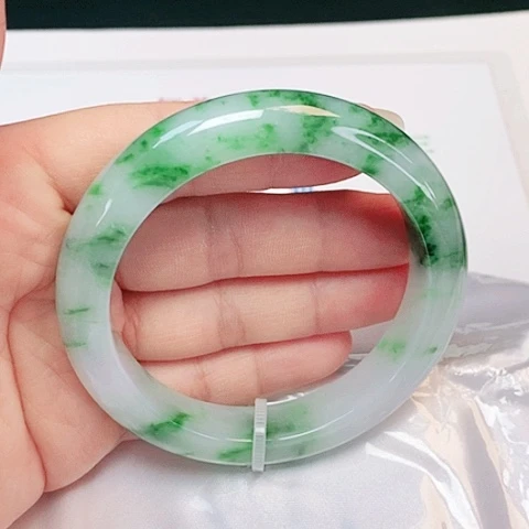 翡翠手镯未镶嵌正圈60.1