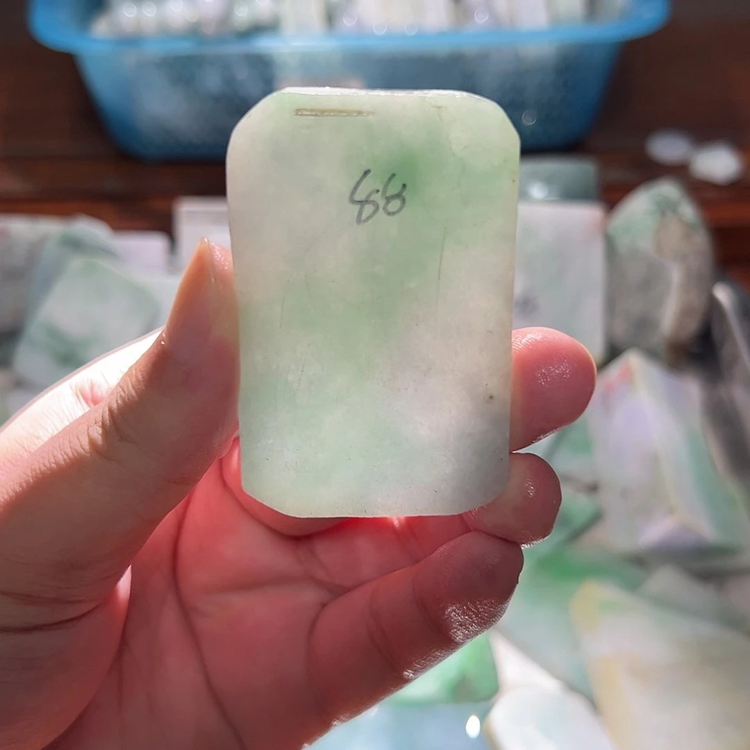 翡翠未镶嵌颈饰翡翠原石