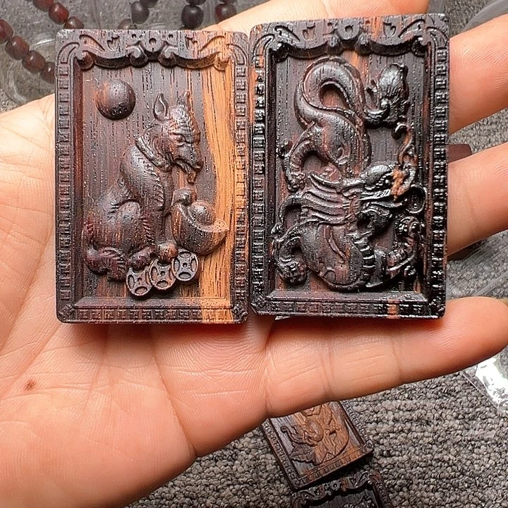 藤类用****5降真香461牌软油龙-狗雕刻件2个一起