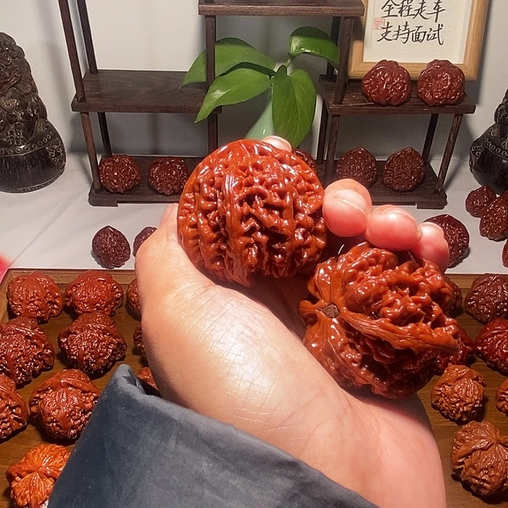 z***生文玩核桃吊坠大粗筋