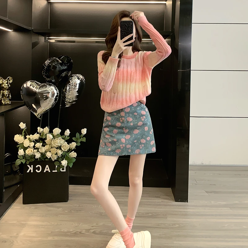 温柔风甜美减龄休闲套装女春秋季2025新款渐变粉色针织衫牛仔裙