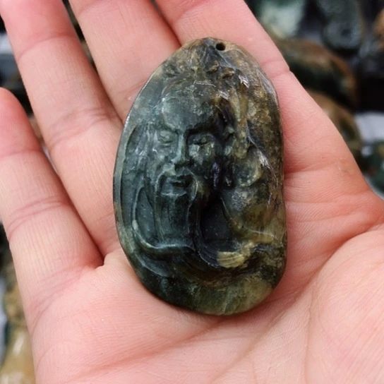 未镶嵌岫岩河磨玉（透闪石质玉）挂件