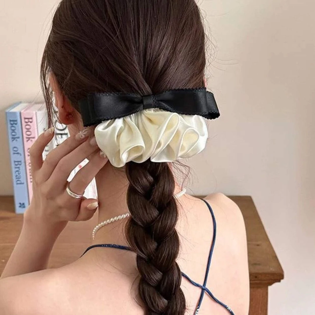 温柔气质奶油白缎面褶皱木耳边弹簧夹法式小香风蝴蝶结顶夹发夹