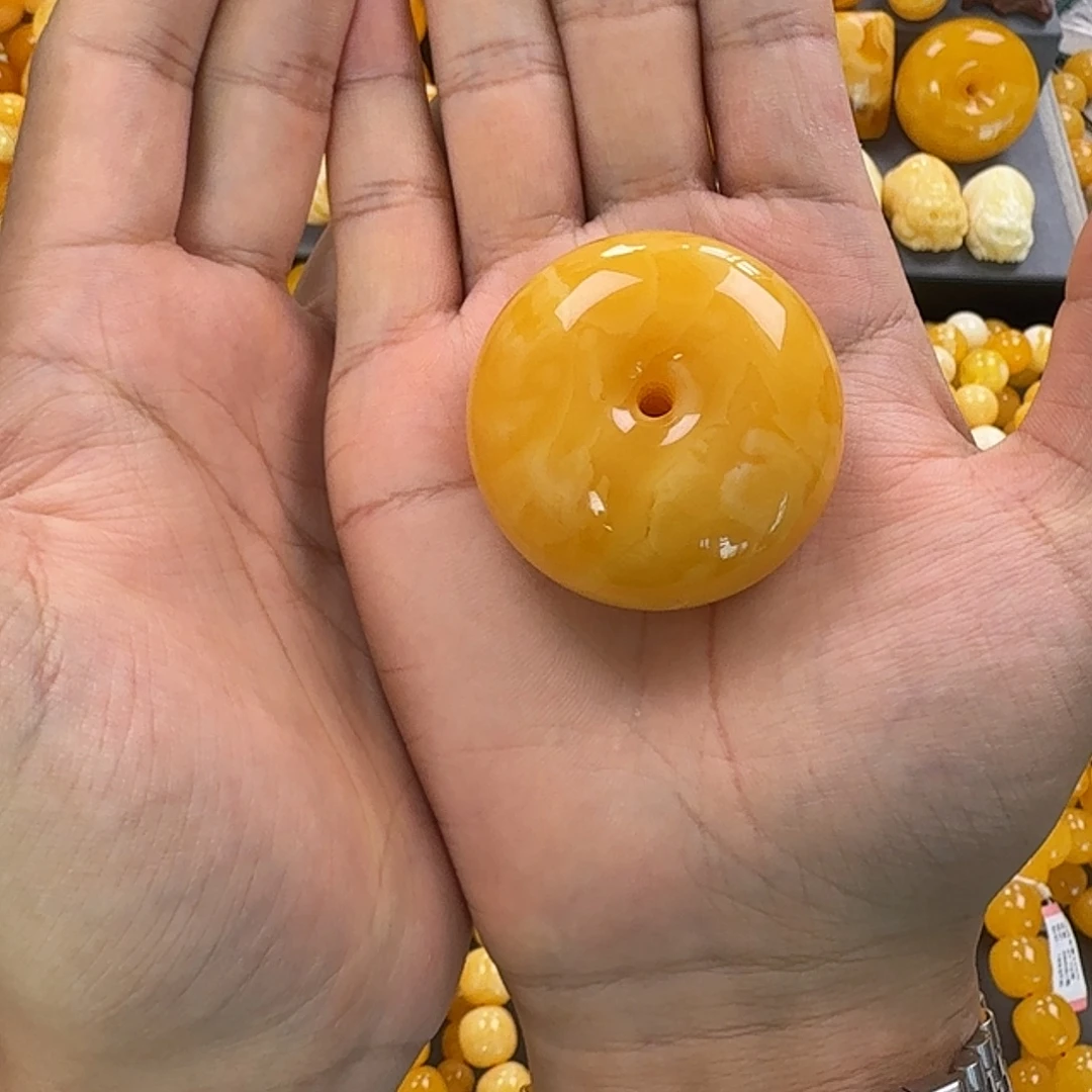 任***燕蜜蜡未镶嵌珠宝奇石