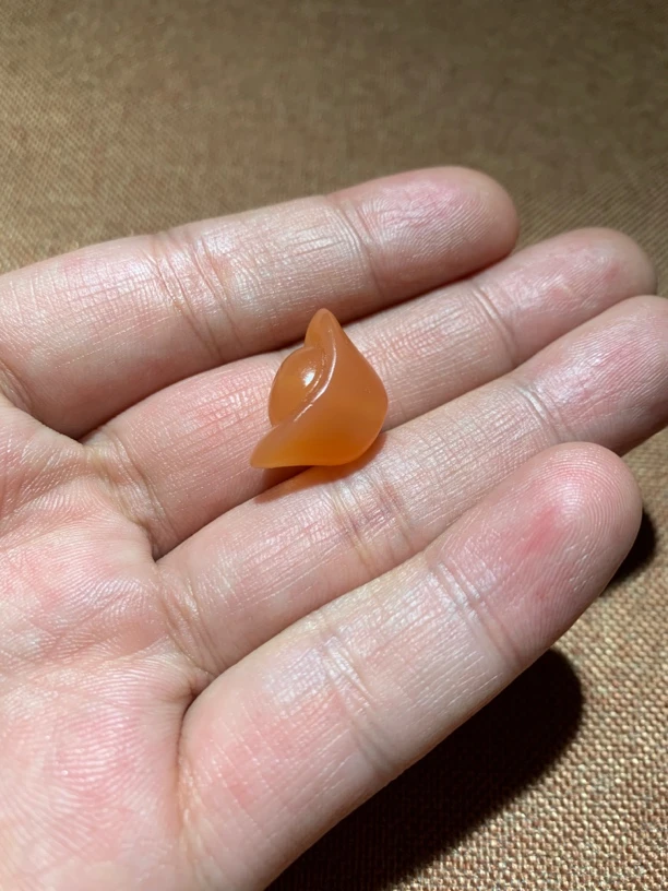 玛瑙元宝（可以拿来当配件）