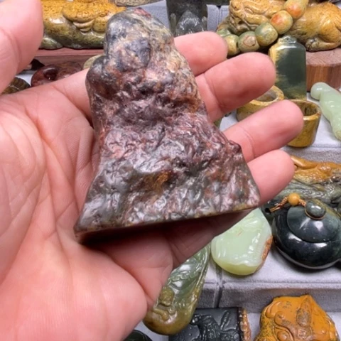 未镶嵌岫岩河磨玉（透闪石质玉）把件羊**尘