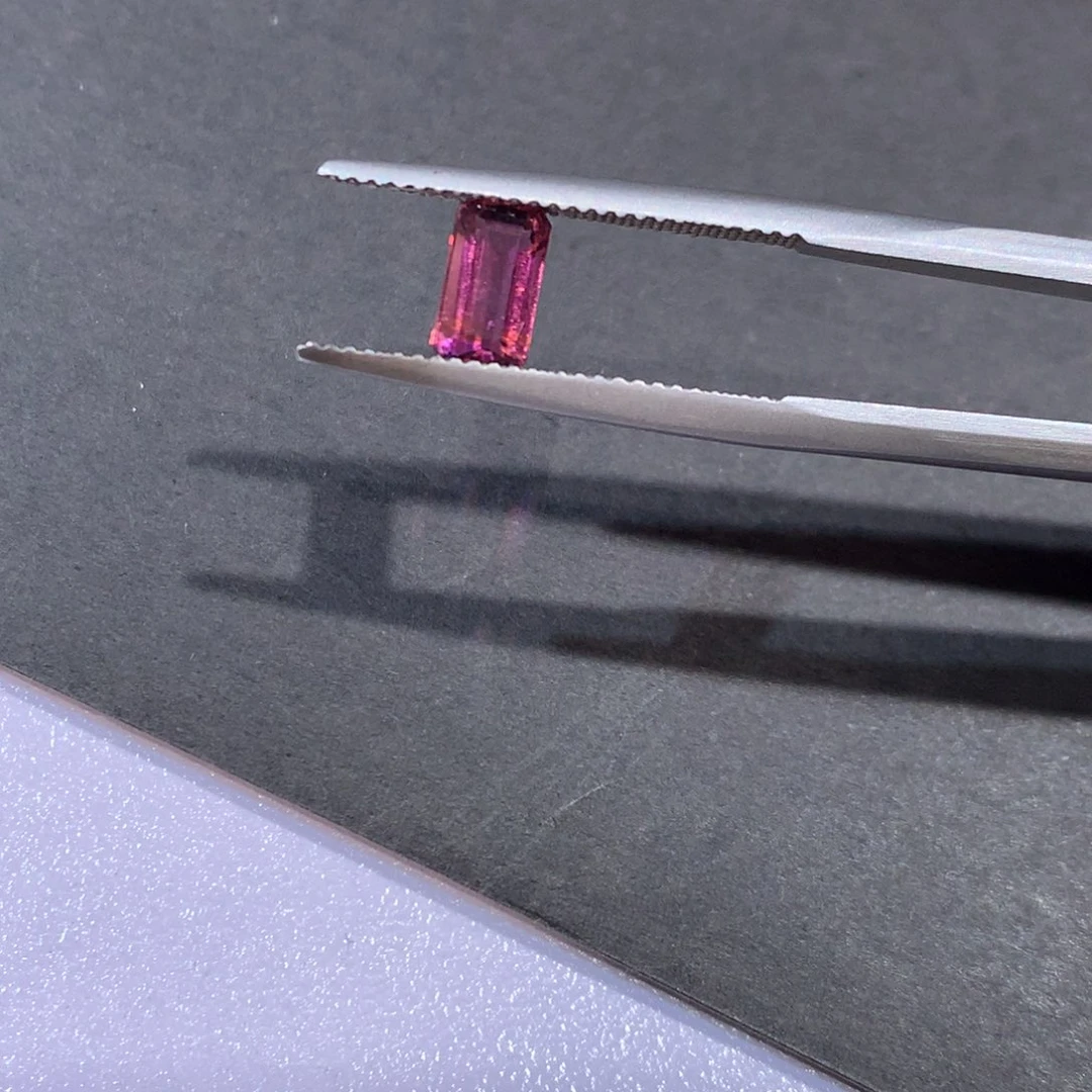 碧玺裸石未镶嵌0.95克拉