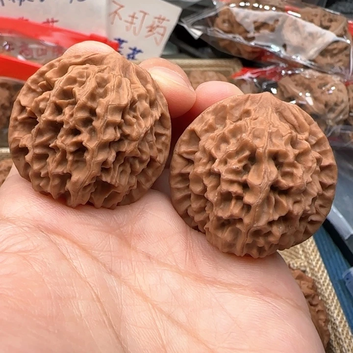o***.把件文玩核桃秦闷34尖微伤