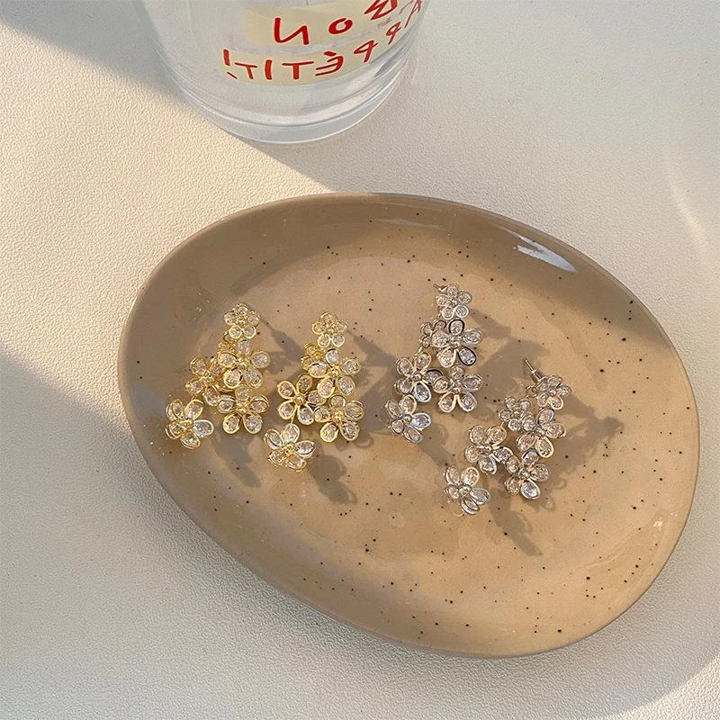 铜合金锆石耳饰 新款时尚耳环精致高级轻奢小众设计感个性前后女