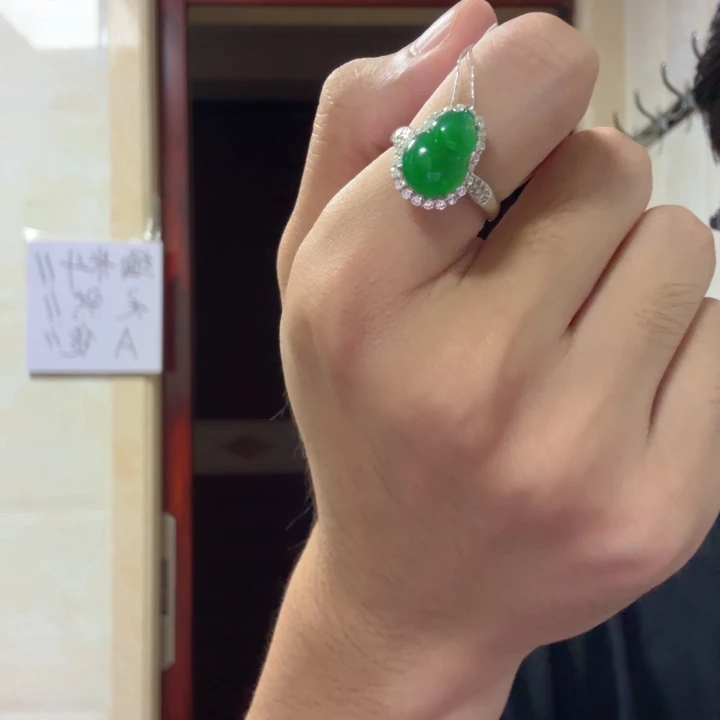颈饰银S925镶嵌翡翠戒指