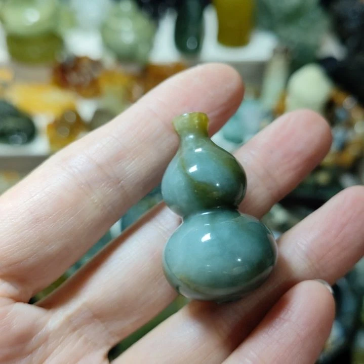 岫玉未镶嵌挂坠款式