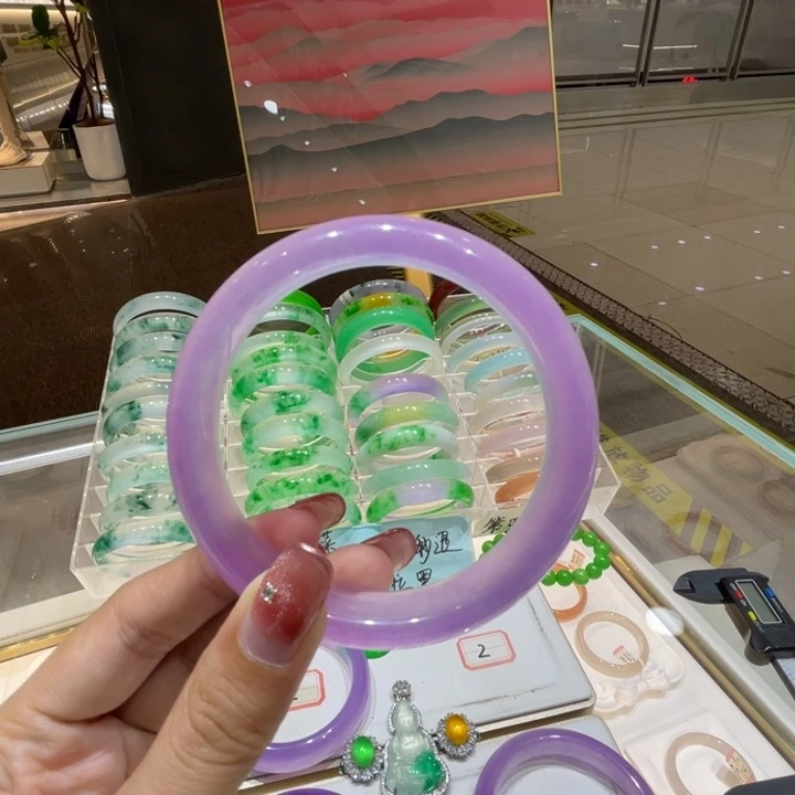 翡翠手镯未镶嵌翡翠手镯