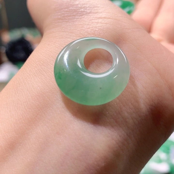 石英质玉未镶嵌颈饰天然非洲翠