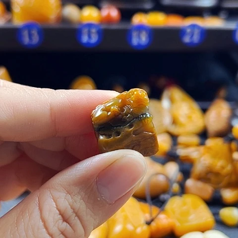 田黄石用****9田黄石摆件