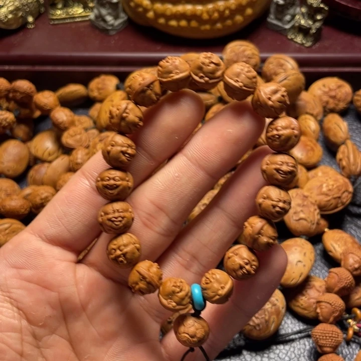 龙纹桃核雕刻百态