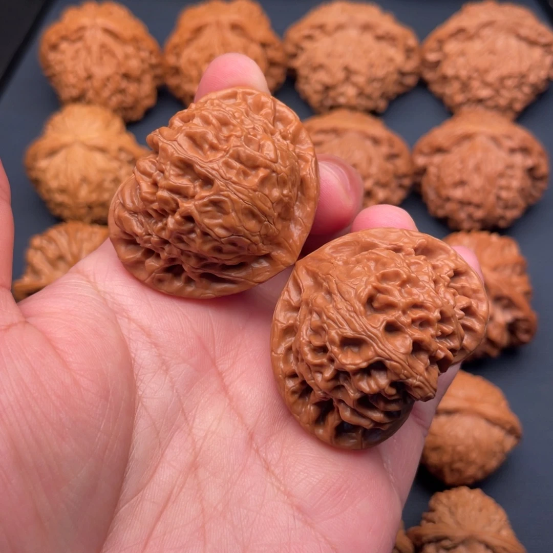 文玩核桃把件42桃心宫灯