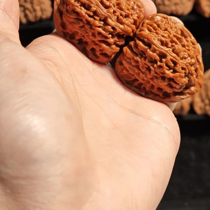 ****学桃核吊坠40精对南疆